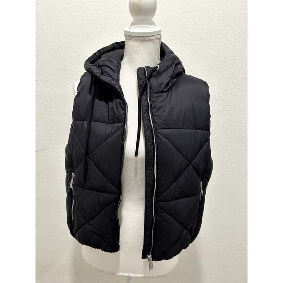 Calvin Klein Women's Quilted Hooded Vest Size Medium Black B53 - Picture 1 of 9